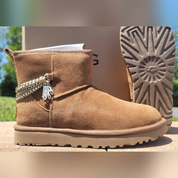 Ugg booties - Picture 8 of 9